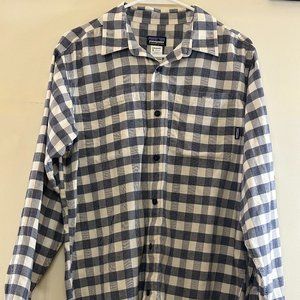 Men's Patagonia Plaid Button Down Size Small